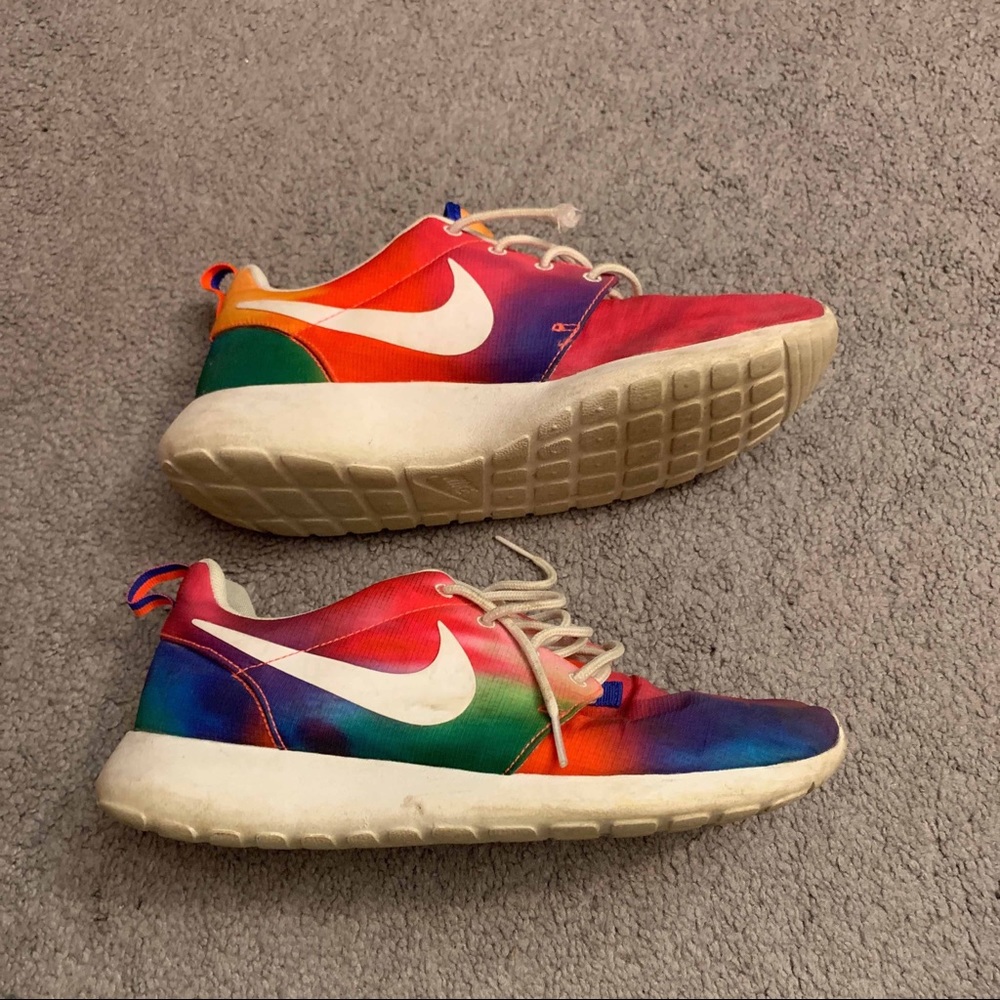 Roshe one tie die rainbow